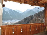 balkon mit aussicht auf das schoene val muestair 1 20160328