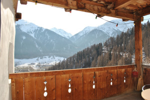 balkon mit aussicht auf das schoene val muestair 1 20160328